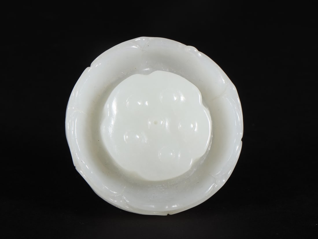 An Exquisite White Jade Lotus seedpod-Shaped Ornament (1 of 9)