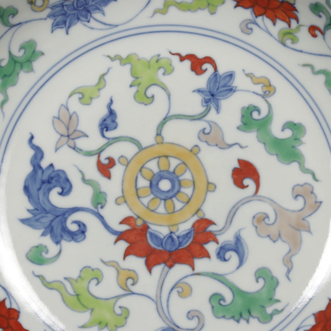 An Exquisite Doucai Lotus Pattern Eight Treasures Pattern Plate - 4