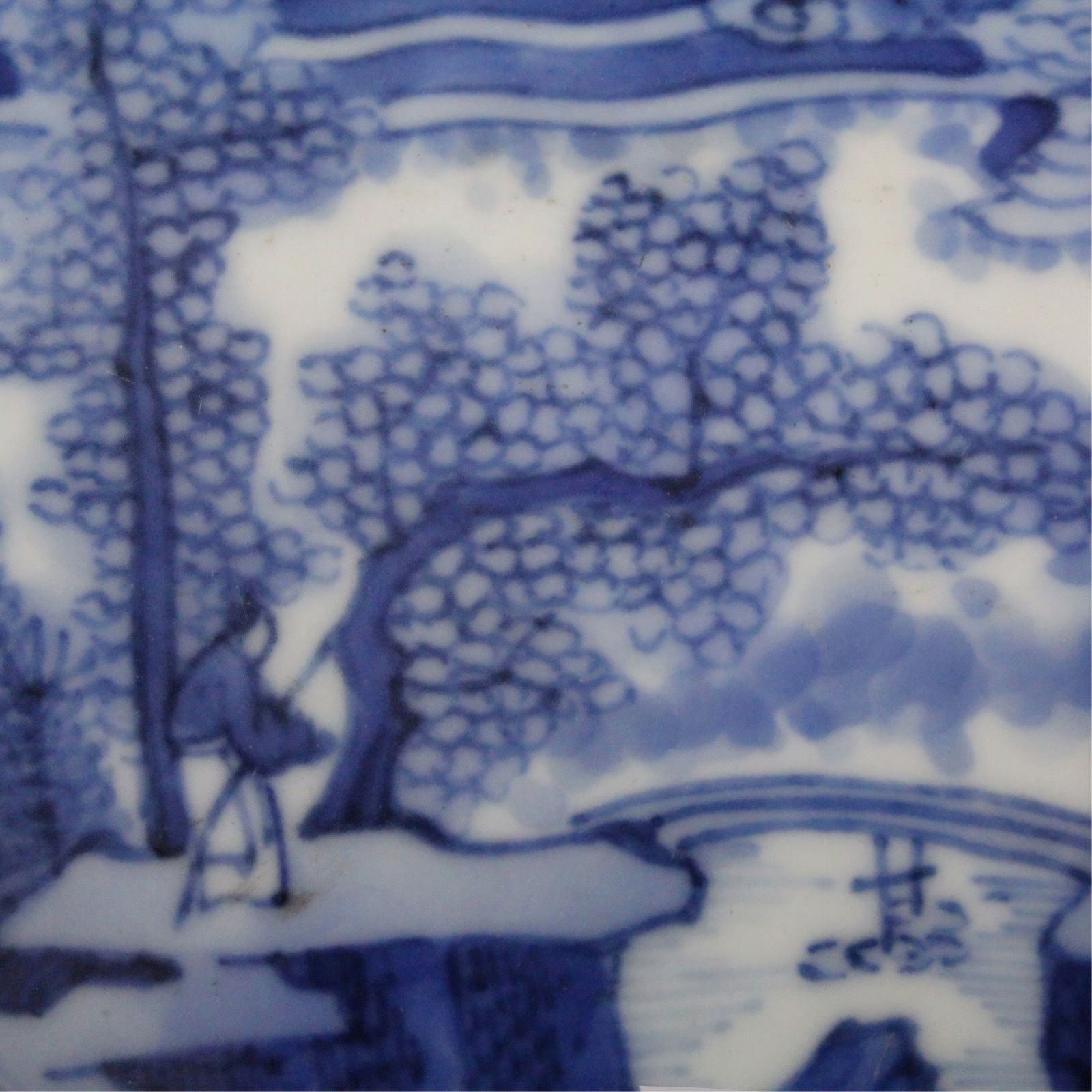 An Exquisite Blue and White Landscape Pattern Plate - 5