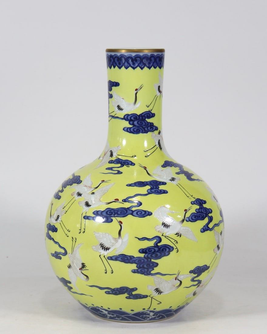 An Exquisite Famille-Rose Blue and White Crane Pattern Seawater Pattern Vase (1 of 9)