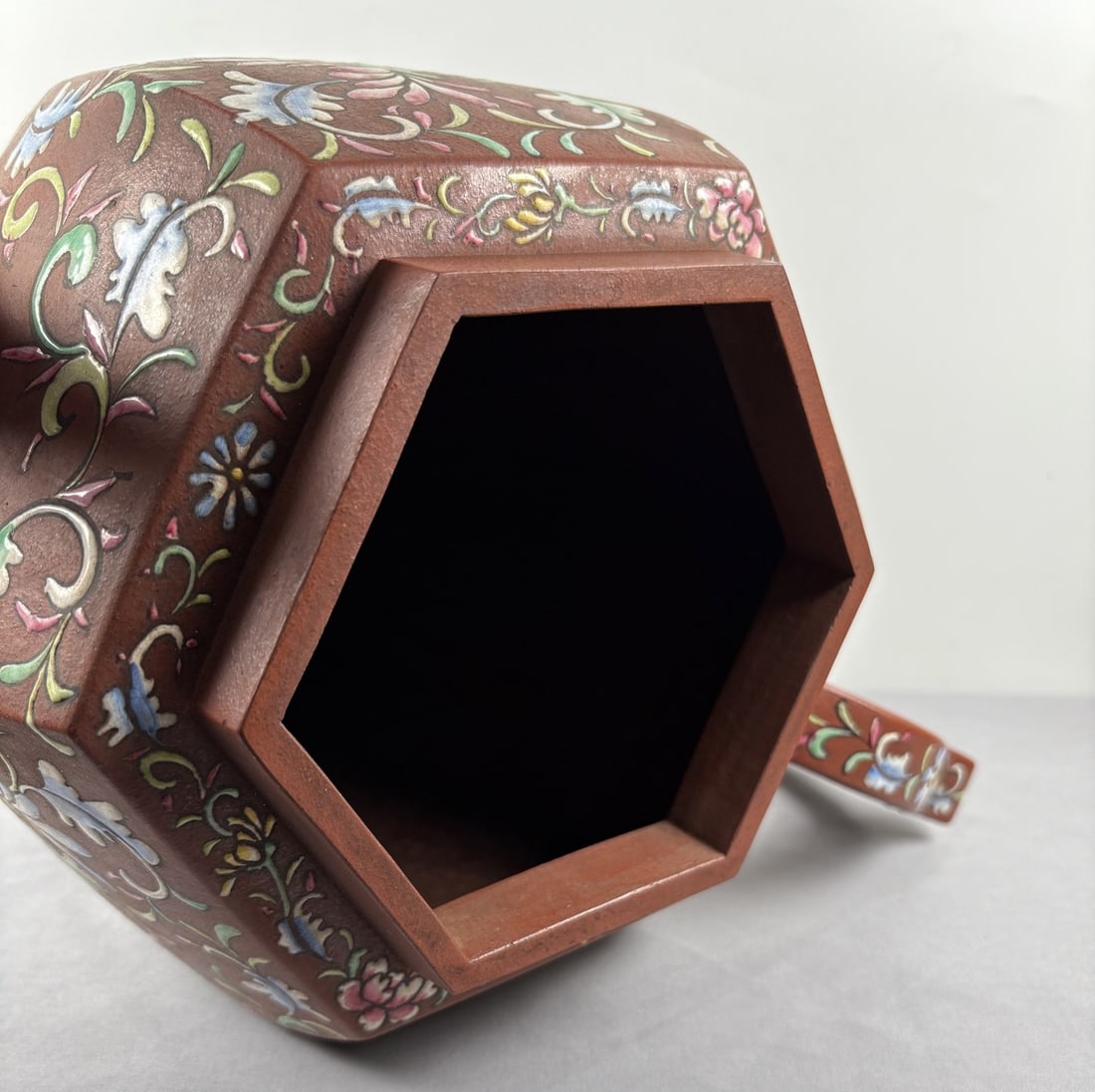 An Exquisite Purple Sands Lotus Pattern Teapot - 7