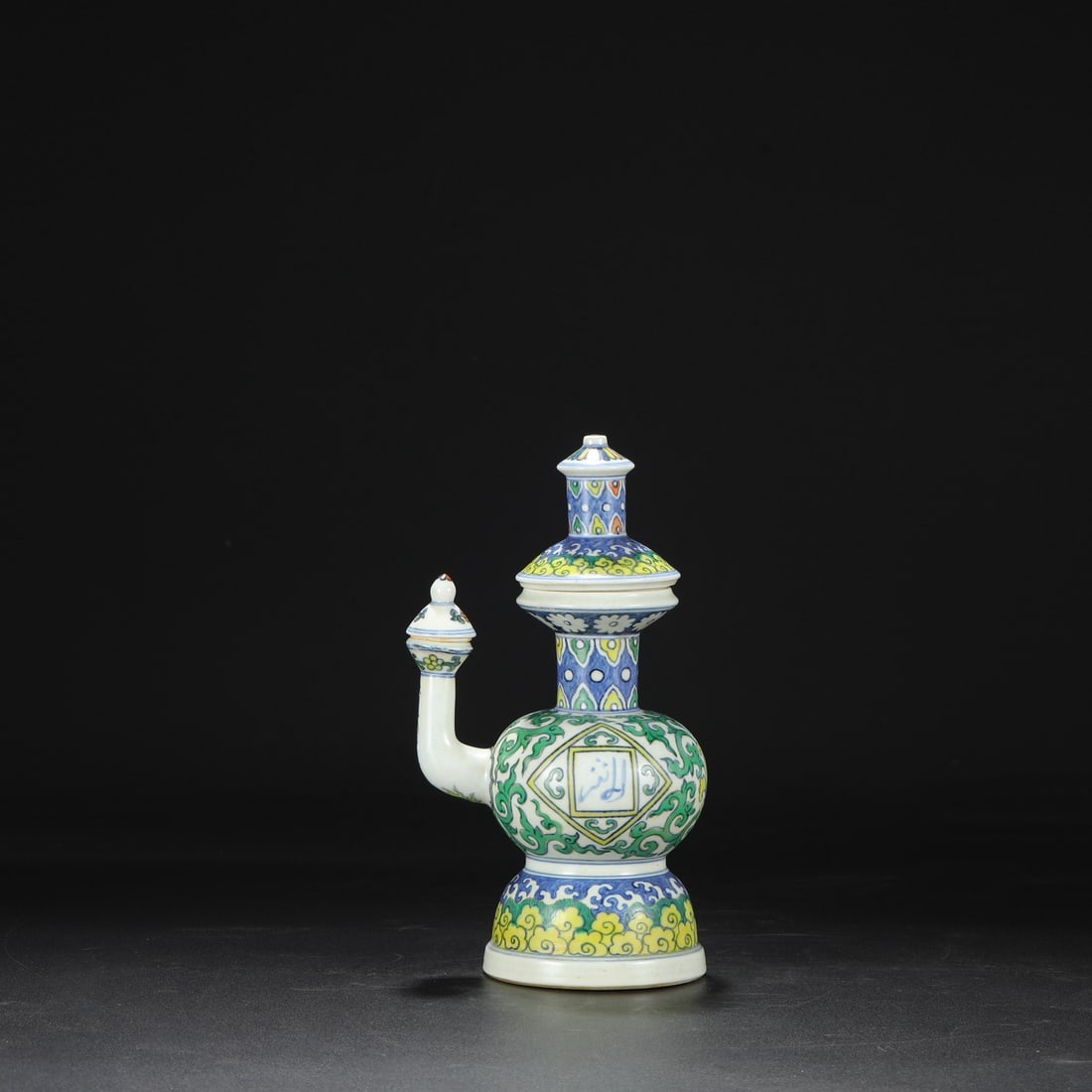 An Exquisite Wucai Lotus Pattern Ewer - 2