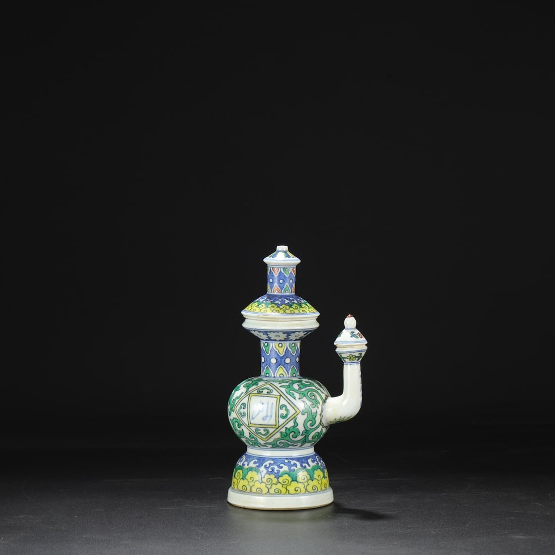 An Exquisite Wucai Lotus Pattern Ewer - 6