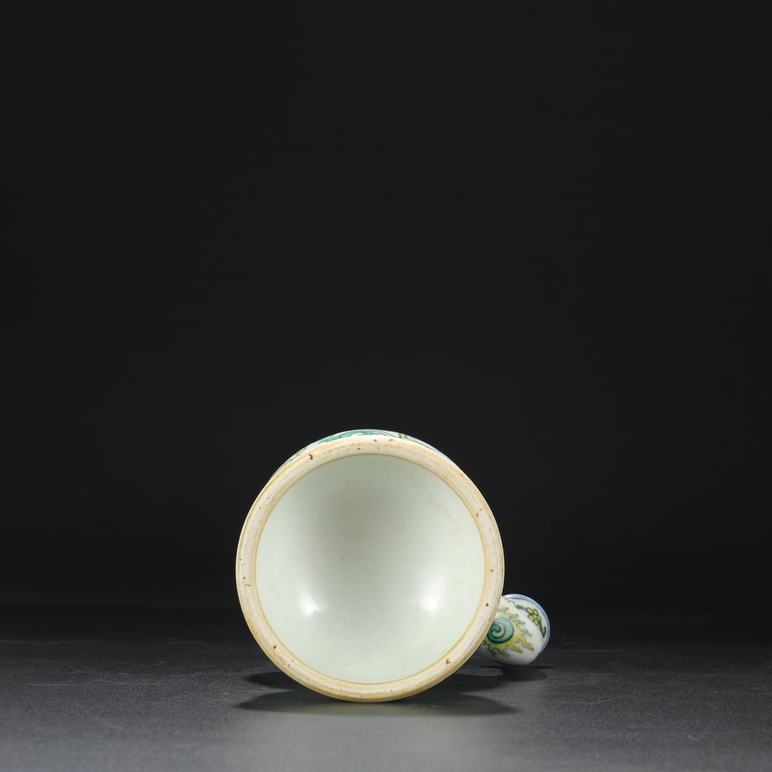 An Exquisite Wucai Lotus Pattern Ewer - 8