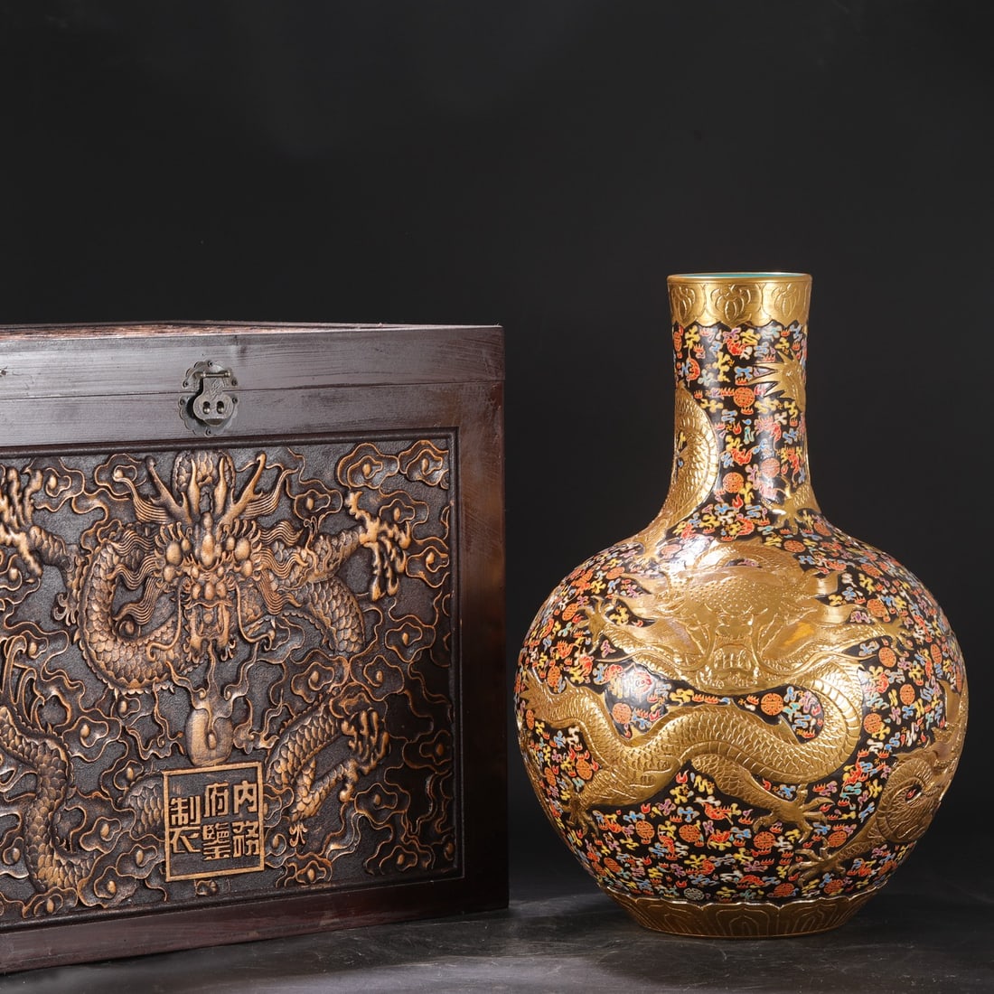 An Exquisite Enamel Painted Gold Dragon Pattern Vase (1 of 9)
