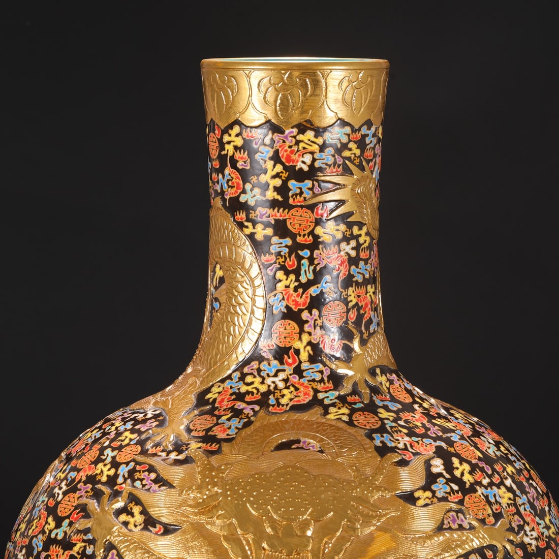 An Exquisite Enamel Painted Gold Dragon Pattern Vase - 3