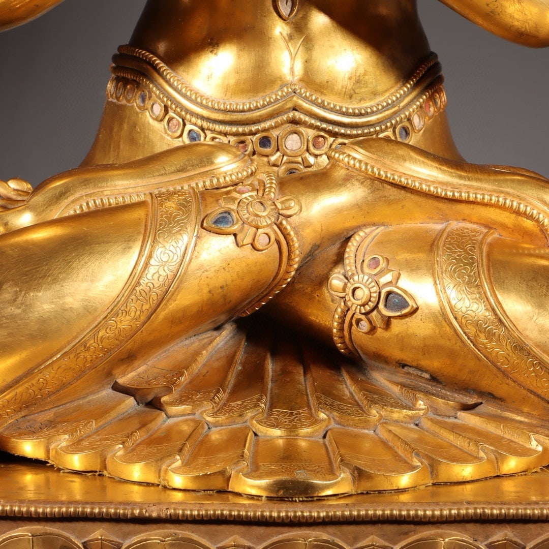 An Exquisite Gilt Bronze Buddha Statue - 3