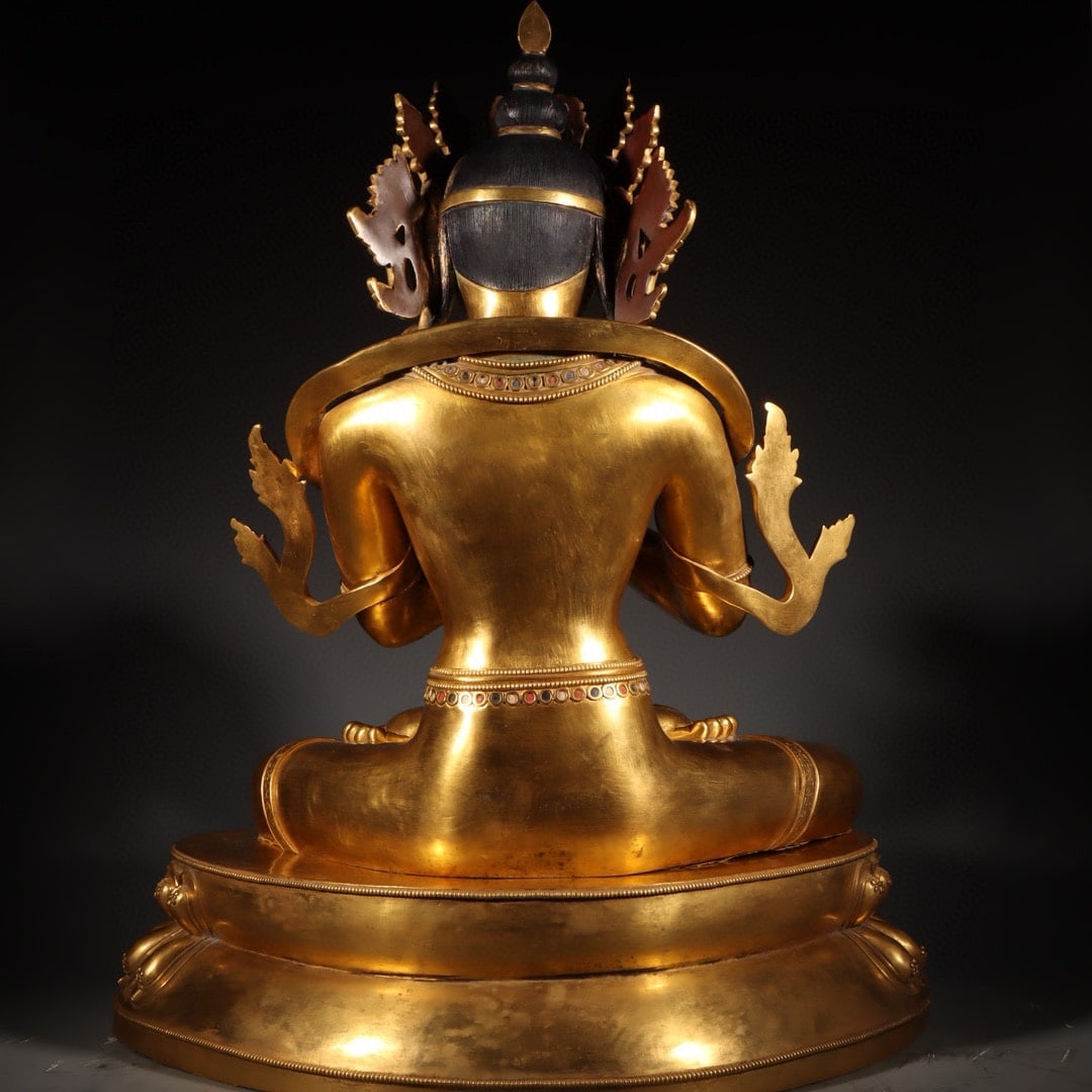 An Exquisite Gilt Bronze Buddha Statue - 9