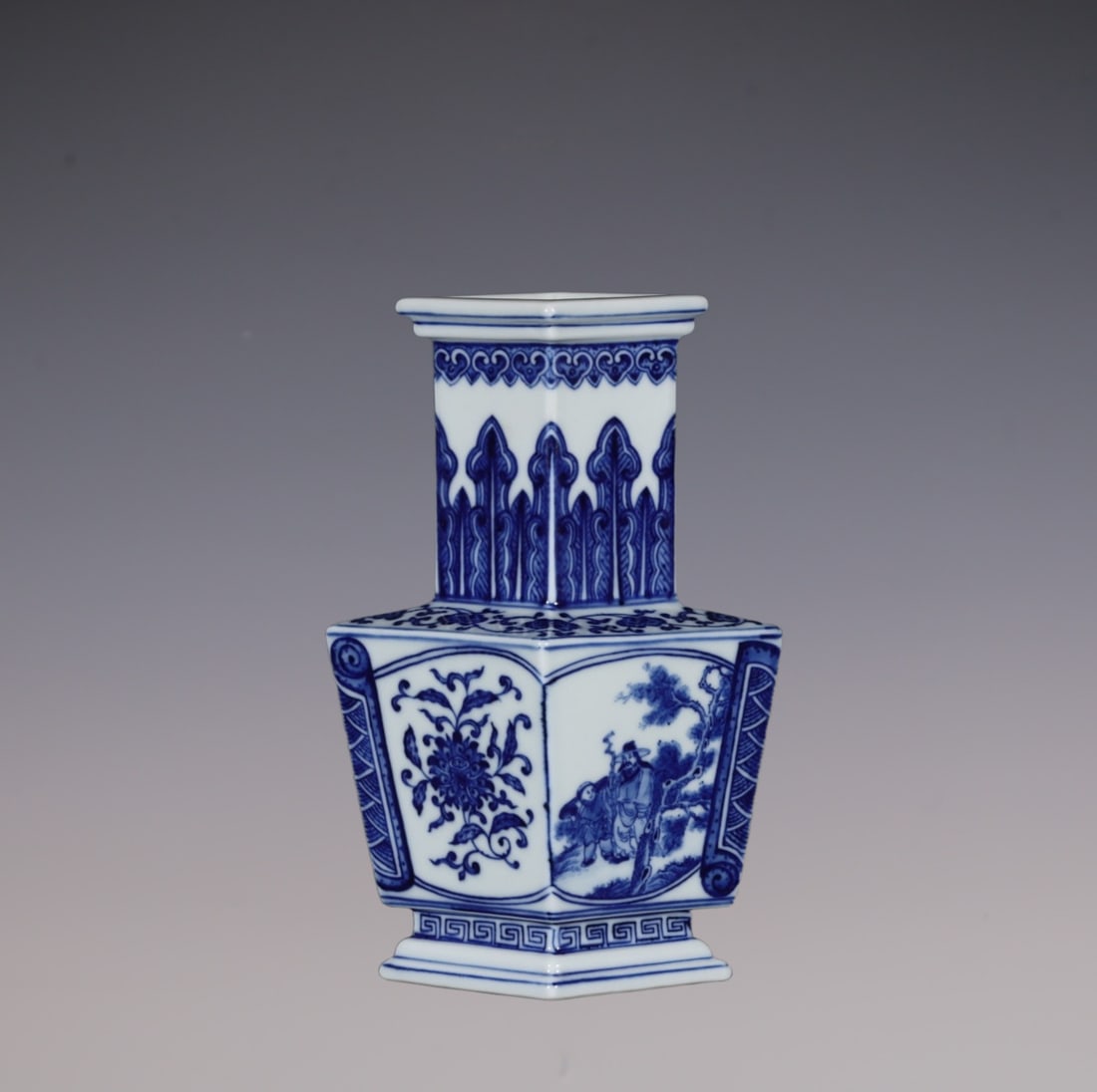 An Exquisite Blue and White Banana Leaf Pattern Ganoderma lucidum Pattern Character and Story (1 of 9)