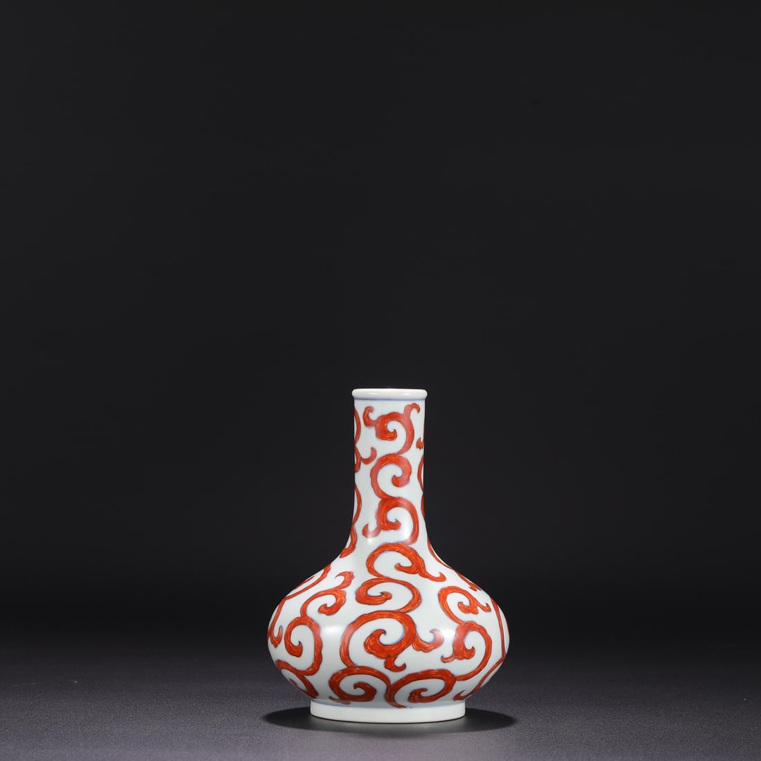 An Exquisite Iron-Red Lotus Pattern Vase - 2