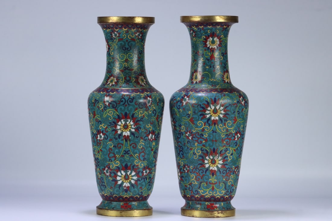 A Pair of Exquisite Cloisonne Lotus Pattern Flower Pattern Vase (1 of 10)