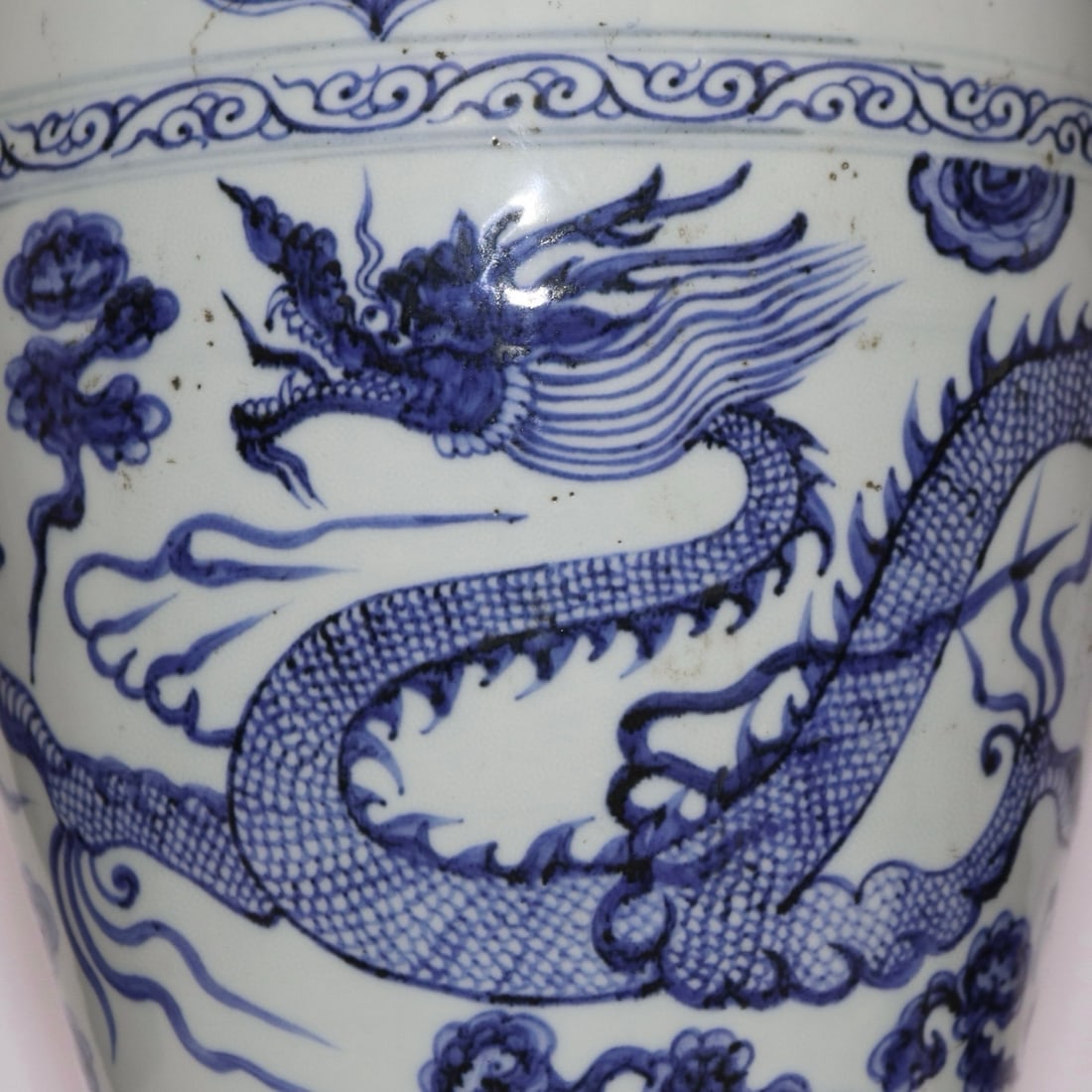An Exquisite Blue and White Flower Pattern Dragon Pattern Vase - 8
