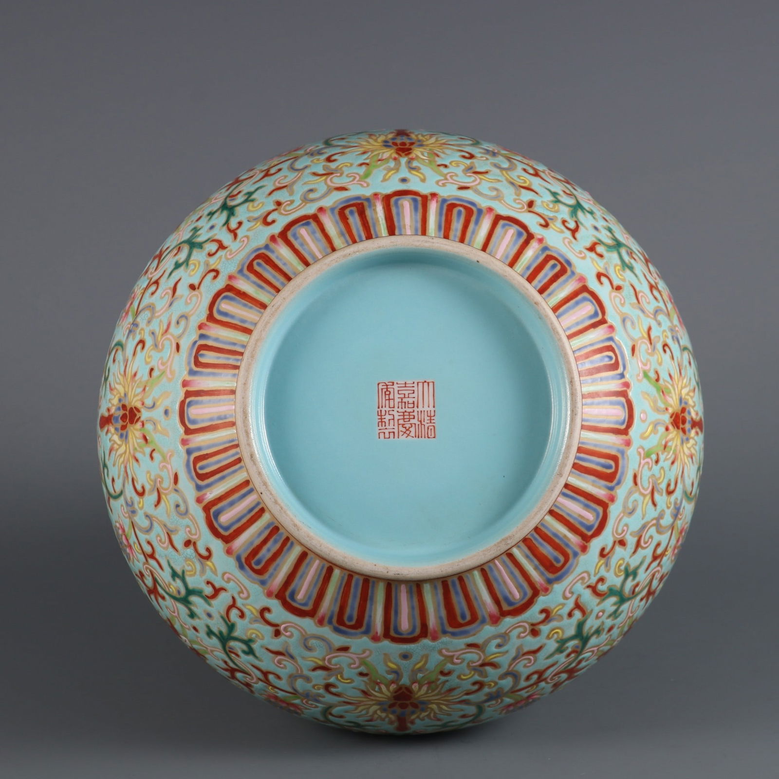 An Exquisite Enamel Bats and Peach Pattern Lotus Pattern Vase - 8