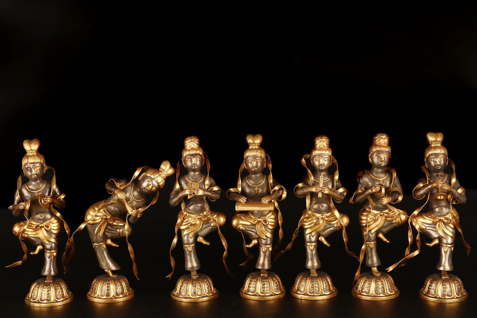 A Set of Fine Gilt Bronze Figure Ornament (1 of 9)