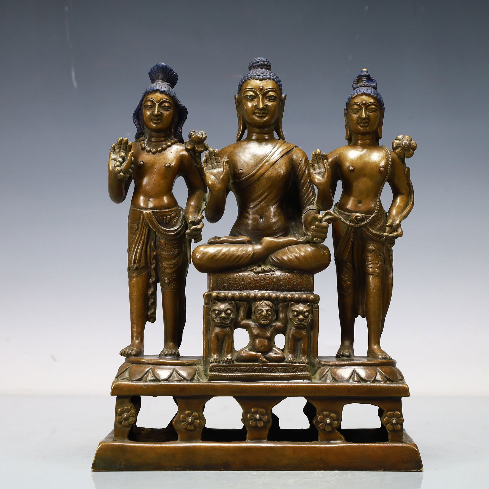 A Exquisite Coppery Buddha statue (1 of 10)