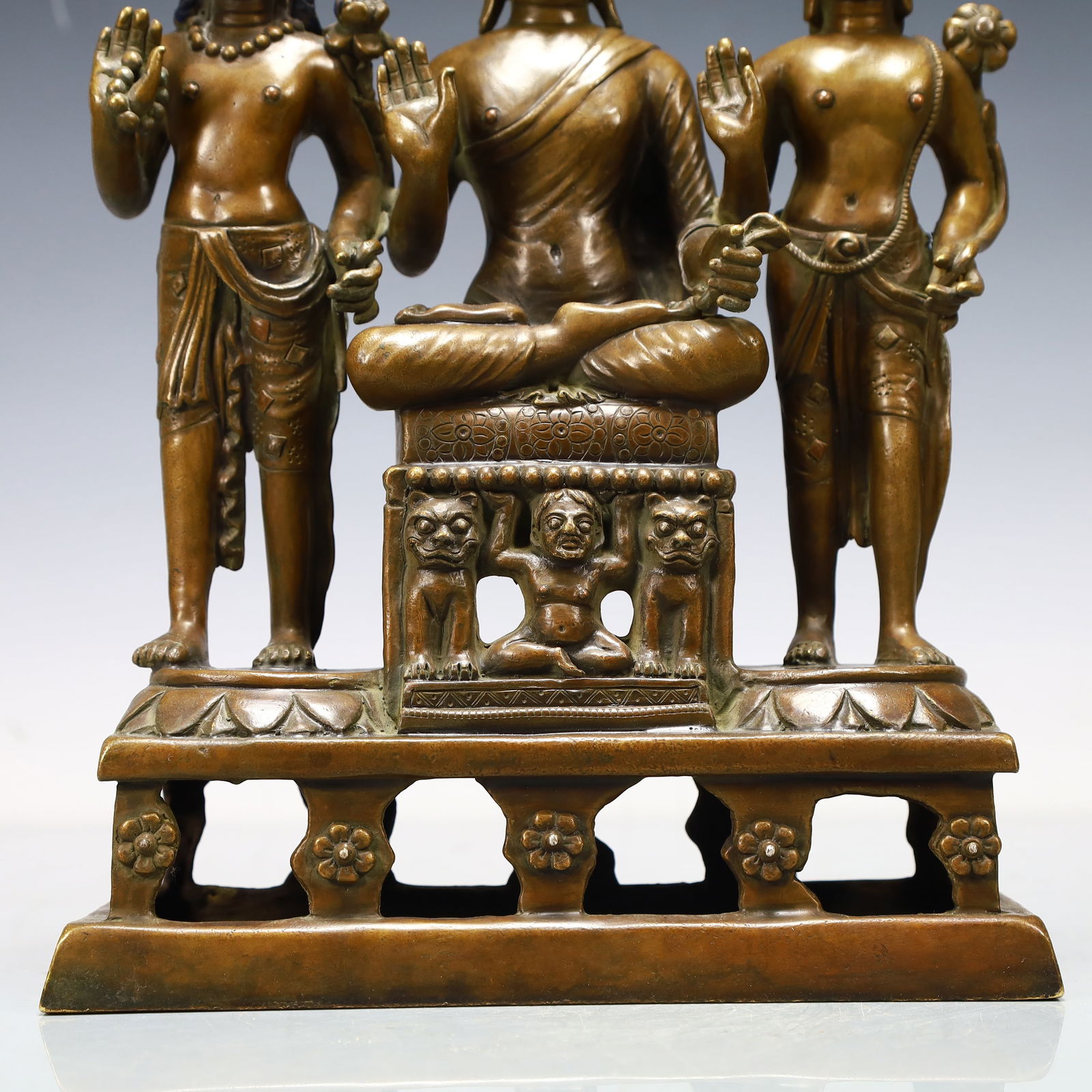 A Exquisite Coppery Buddha statue - 4
