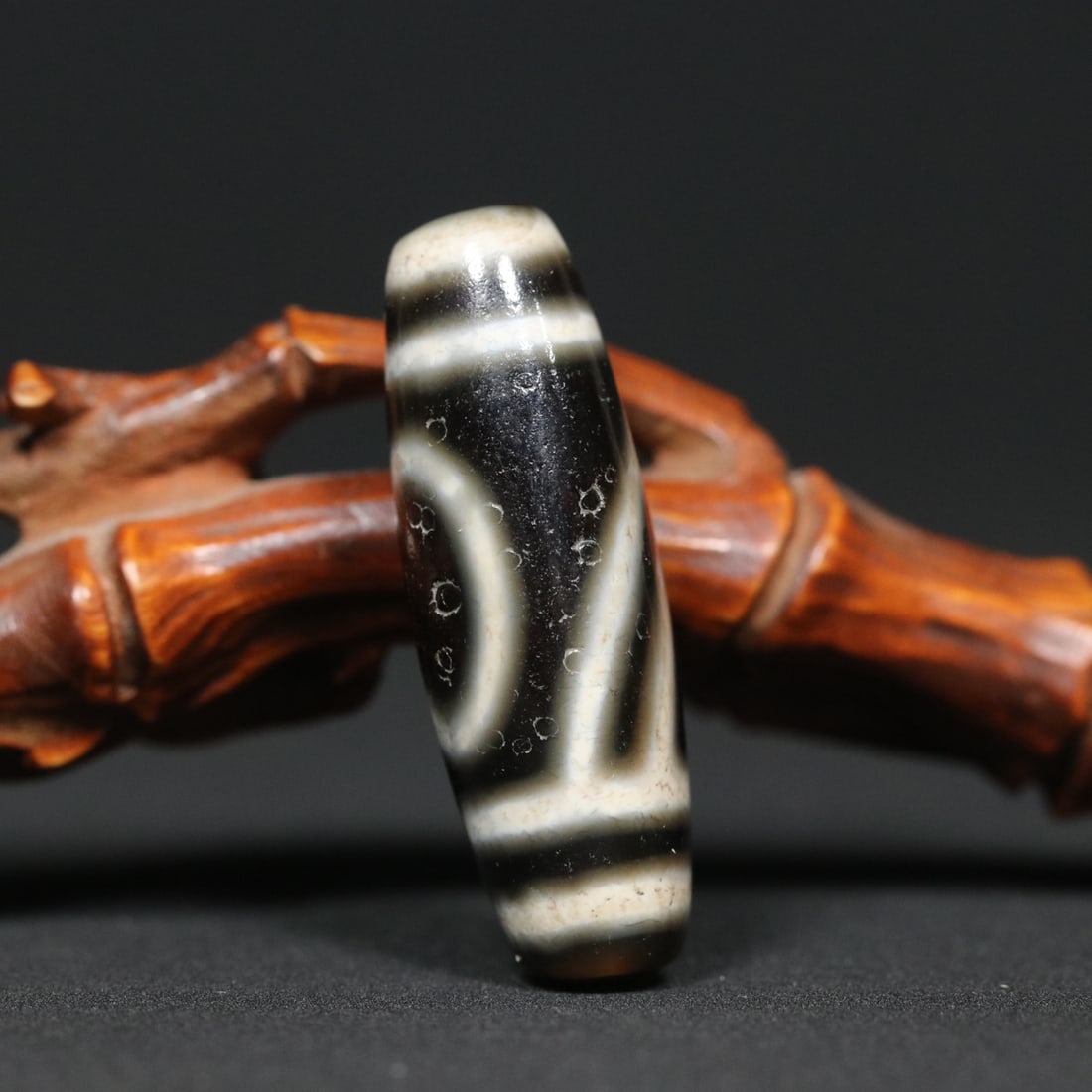 An Exquisite Dzi Bead Pendant - 2