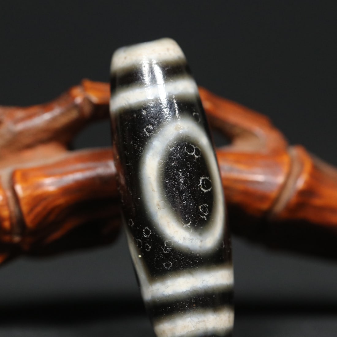 An Exquisite Dzi Bead Pendant - 8