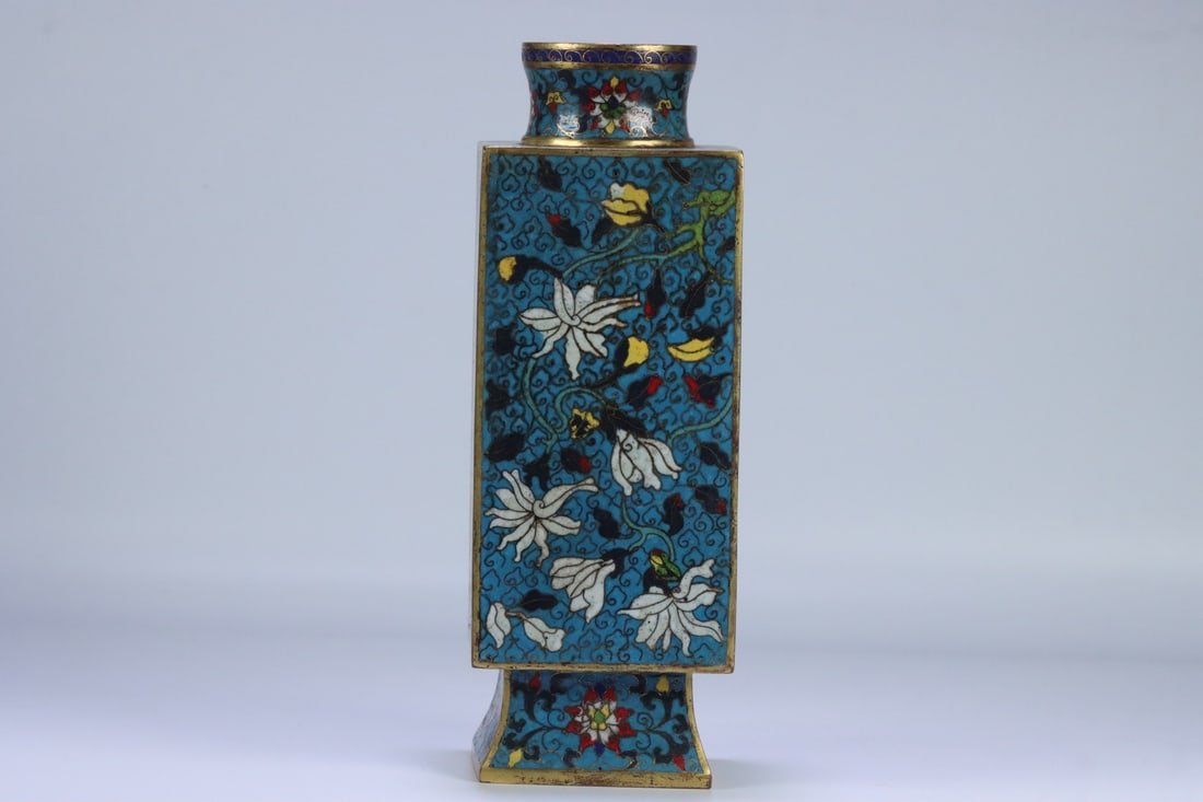 An Exquisite Cloisonne Lotus Pattern Vase - 3