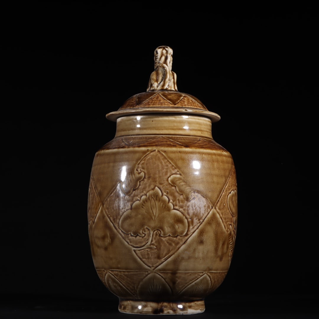 An Exquisite Ding yao Flower Pattern Jar - 5