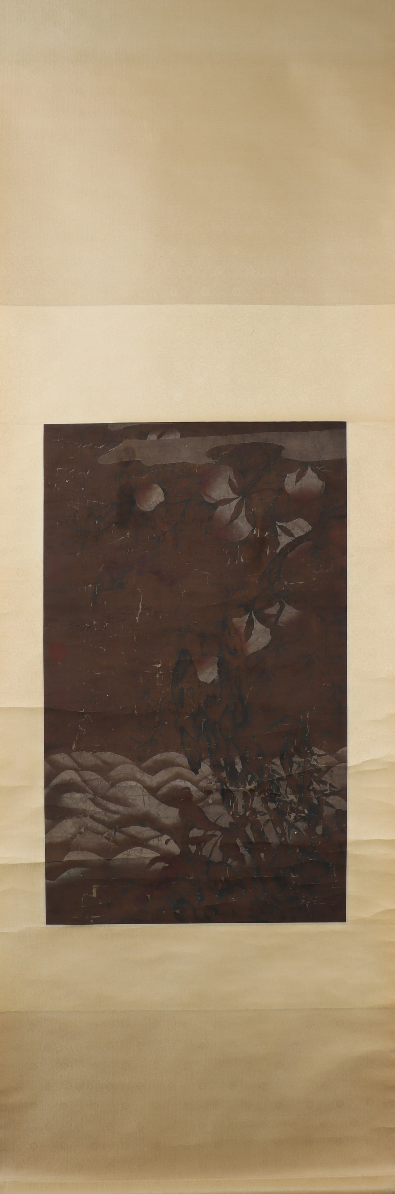 A Chinese Vertical Scroll Ink Painting of Flower on Silk: A Chinese Vertical Scroll Ink Painting of Flower on Silk Huang juai Size:72cmx41cm (The Dimensions Of All Batches Are Manually Measured.If You Need More Detailed Information, Please Contact Our