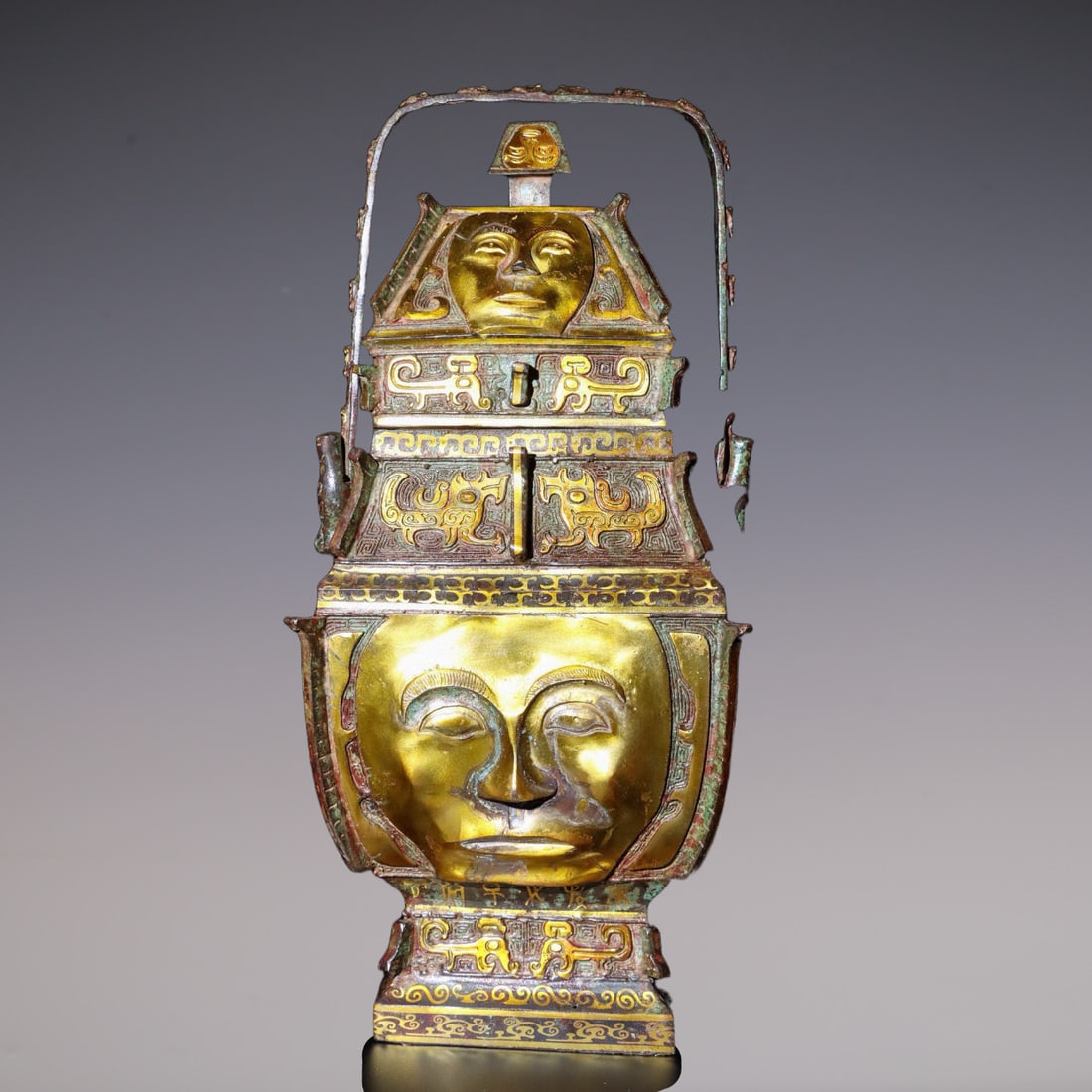 An Exquisite Bronze Inlaid Gold With Inscription Ewer: An Exquisite Bronze Inlaid Gold With Inscription Ewer Han Dynasty, China Size:29cmx41cm Weight:6500g (The Dimensions Of All Batches Are Manually Measured.If You Need More Detailed Information,