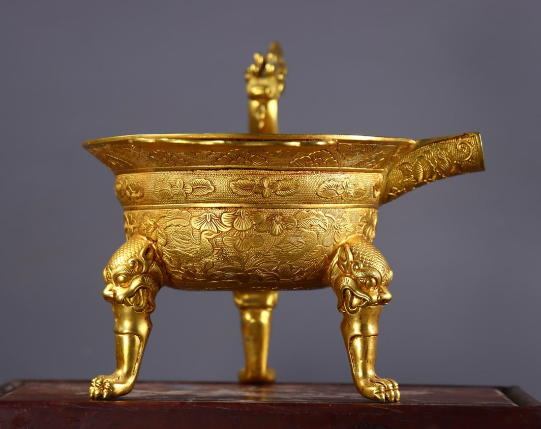 An Exquisite Gilt Bronze Flower Pattern Tripod Cup - 5