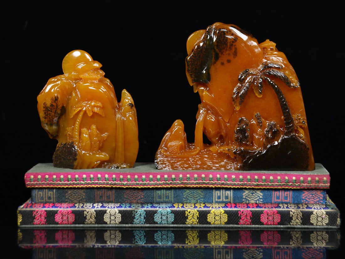 An Exquisite Tianhuang Stone Landscape and Figure Pattern Ornament (1 of 9)