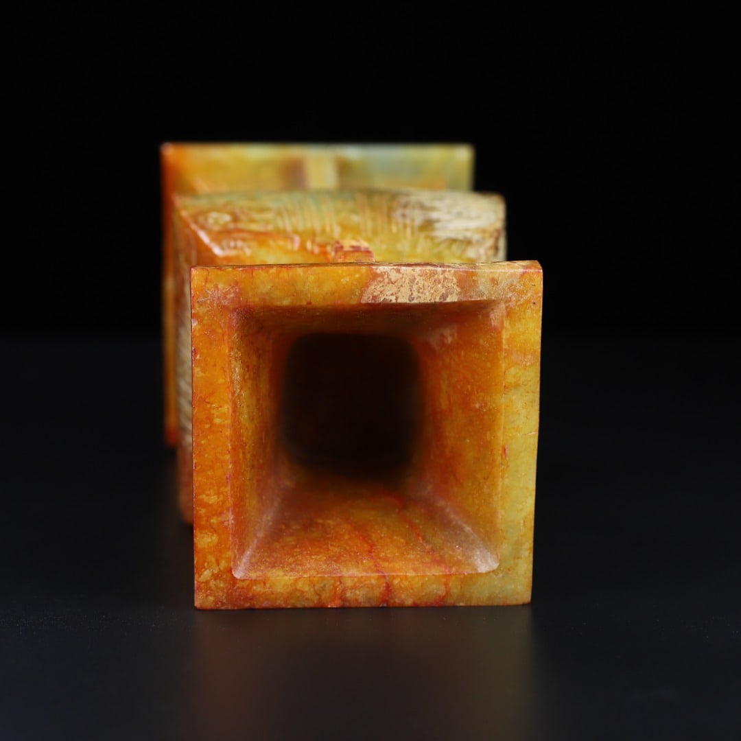 An Exquisite White Jade Beast-Face Pattern Vase - 10