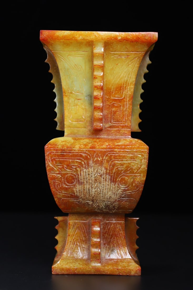 An Exquisite White Jade Beast-Face Pattern Vase: An Exquisite White Jade Beast-Face Pattern Vase Han Dynasty, China Size:17.8cmx8.7cmx8.7cm Weight:1.032kg (The Dimensions Of All Batches Are Manually Measured.If You Need More Detailed Information, Pl