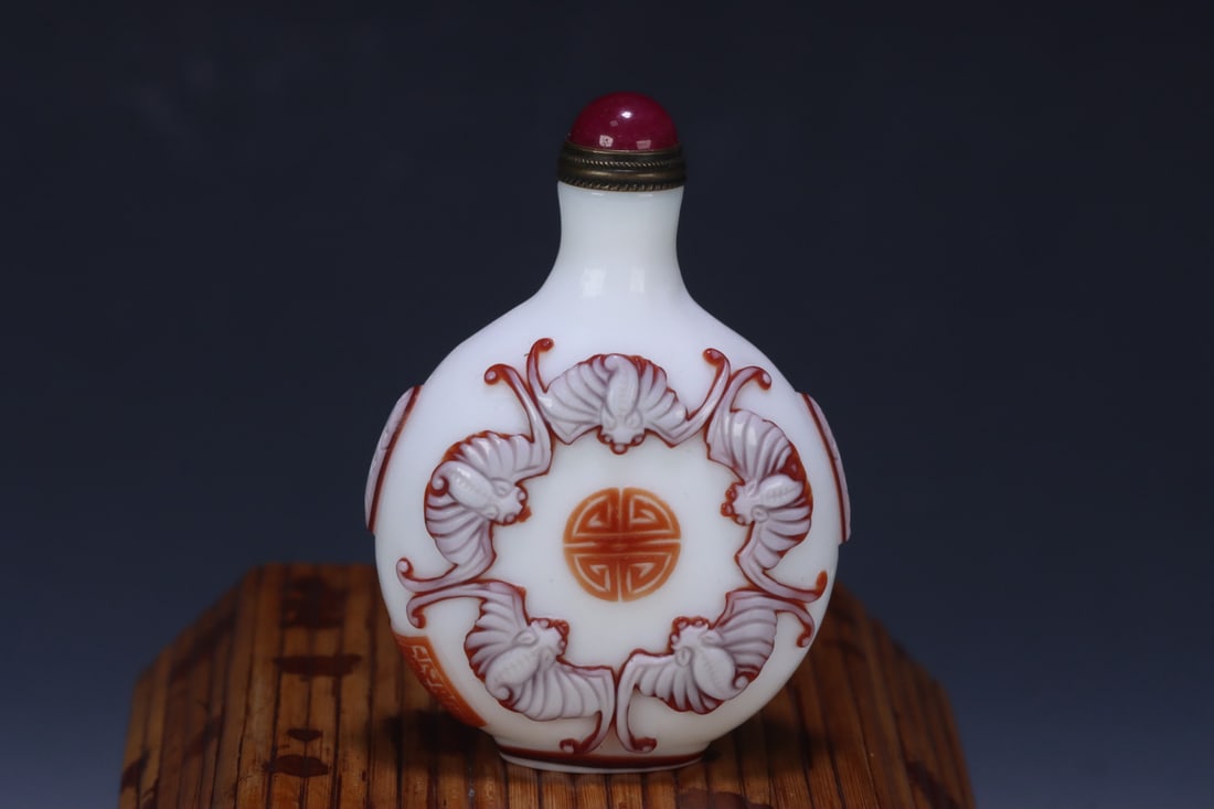 An Exquisite Glass Bats and Peach Pattern Snuff Bottle (1 of 9)