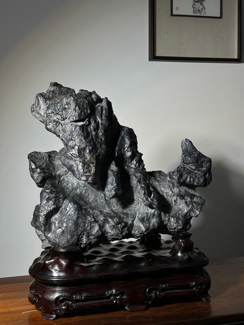 A beautiful Lingbi stone peak - 4