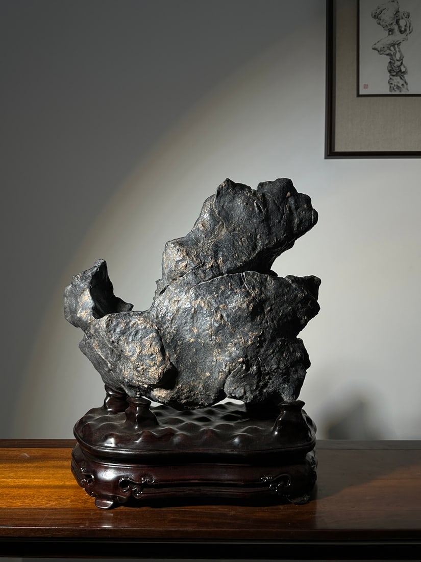 A beautiful Lingbi stone peak - 6