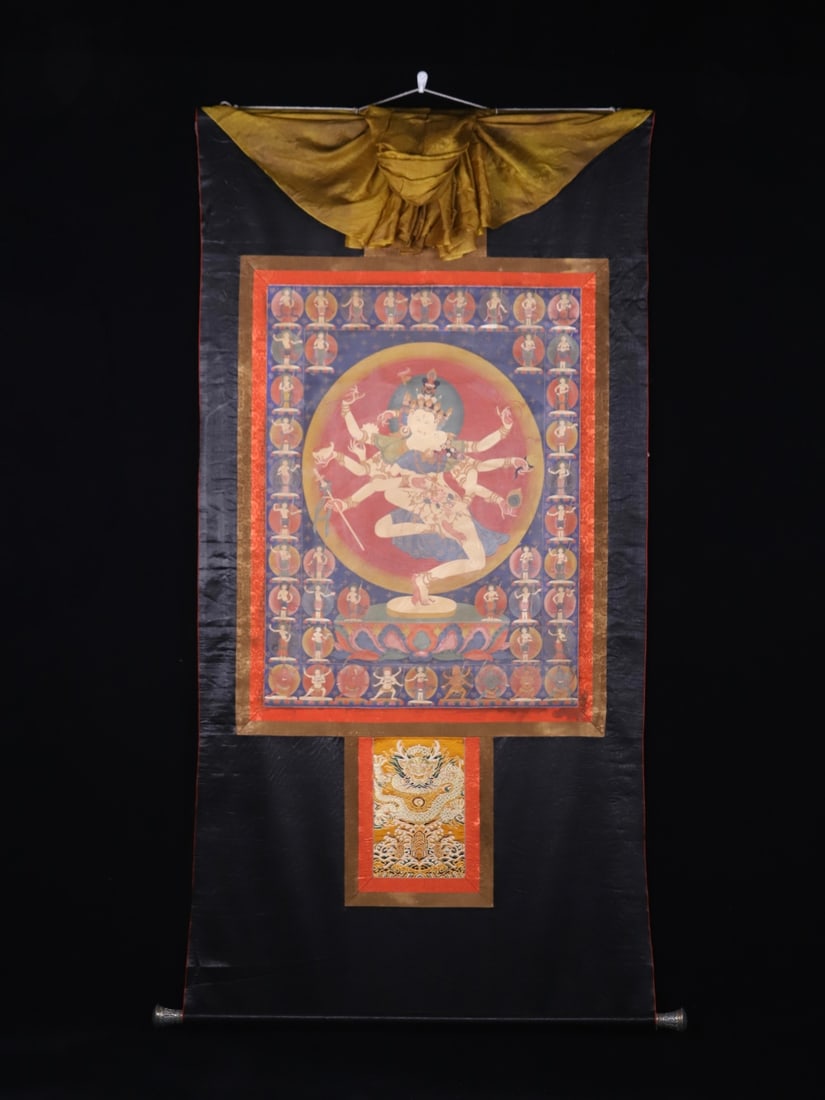 A lotus mesh Guanyin thangka from the Yuan Dynasty: Yuan Dynasty's lotus mesh Guanyin thangka Size:160x87cmFlowercore78x58.5cm (The Dimensions Of All Batches Are Manually Measured.If You Need More Detailed Information, Please Contact