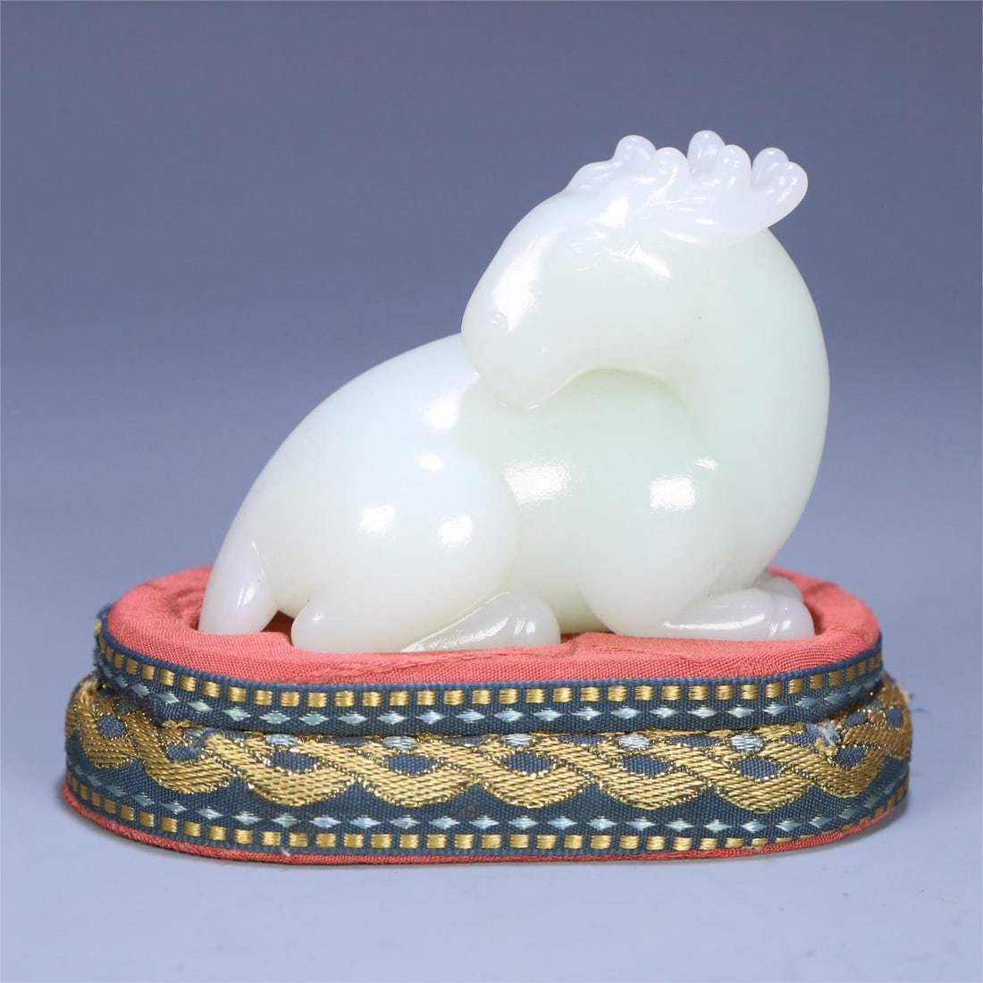 A beautiful Hetian jade deer ornament: Exquisite Hetian jade deer ornament Size:8x4x6.4cmW:224g (The Dimensions Of All Batches Are Manually Measured.If You Need More Detailed Information, Please Contact Our Customer Service Before Bidding.