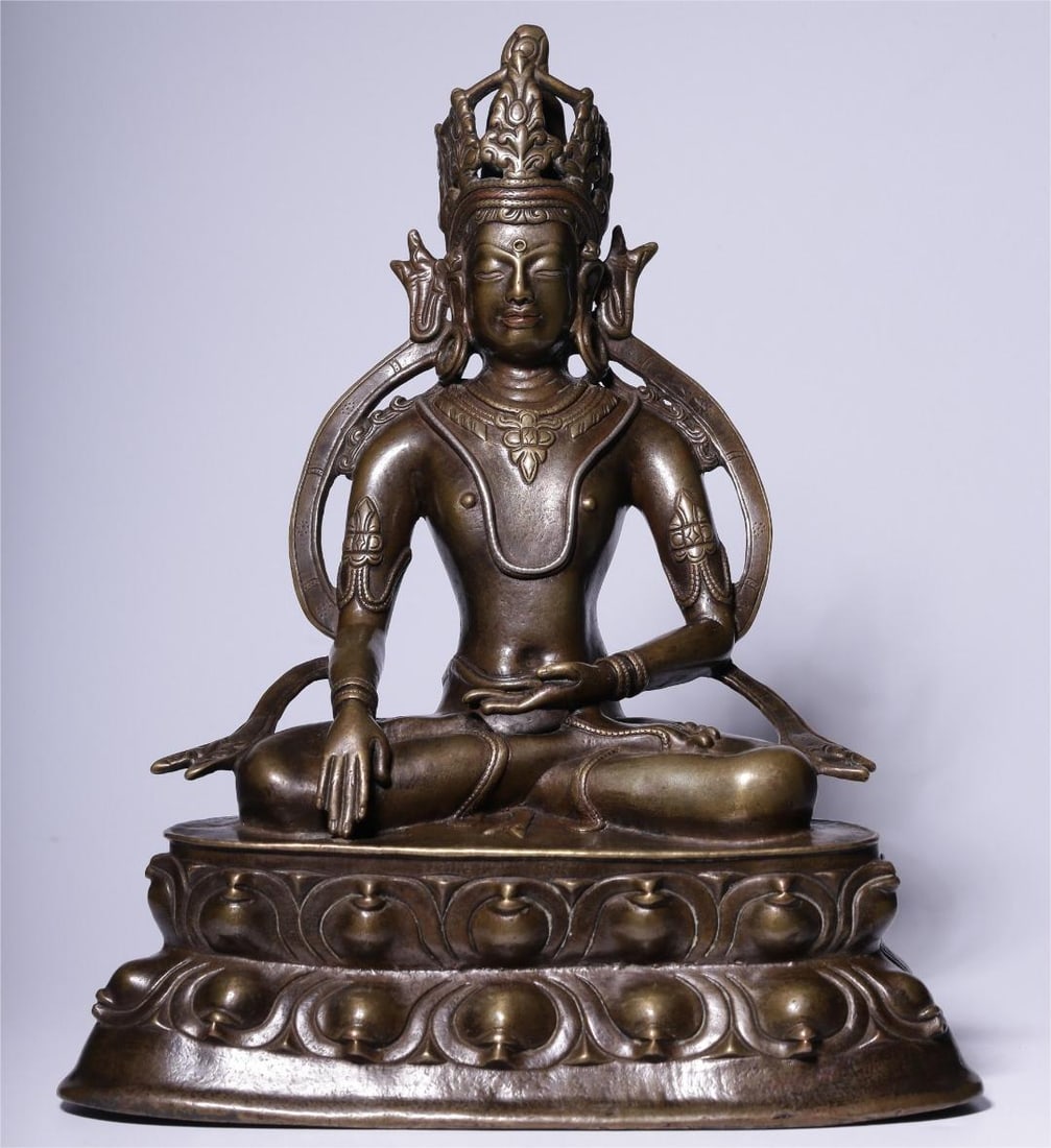 A seated statue of the longevity Buddha of the Qing Dynasty alloy copper and silver (1 of 8)