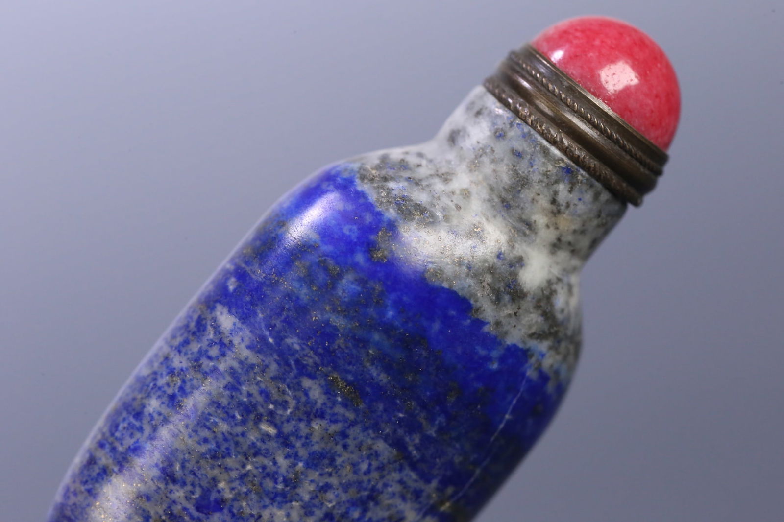 A fine lapis lazuli snuff bottle - 9