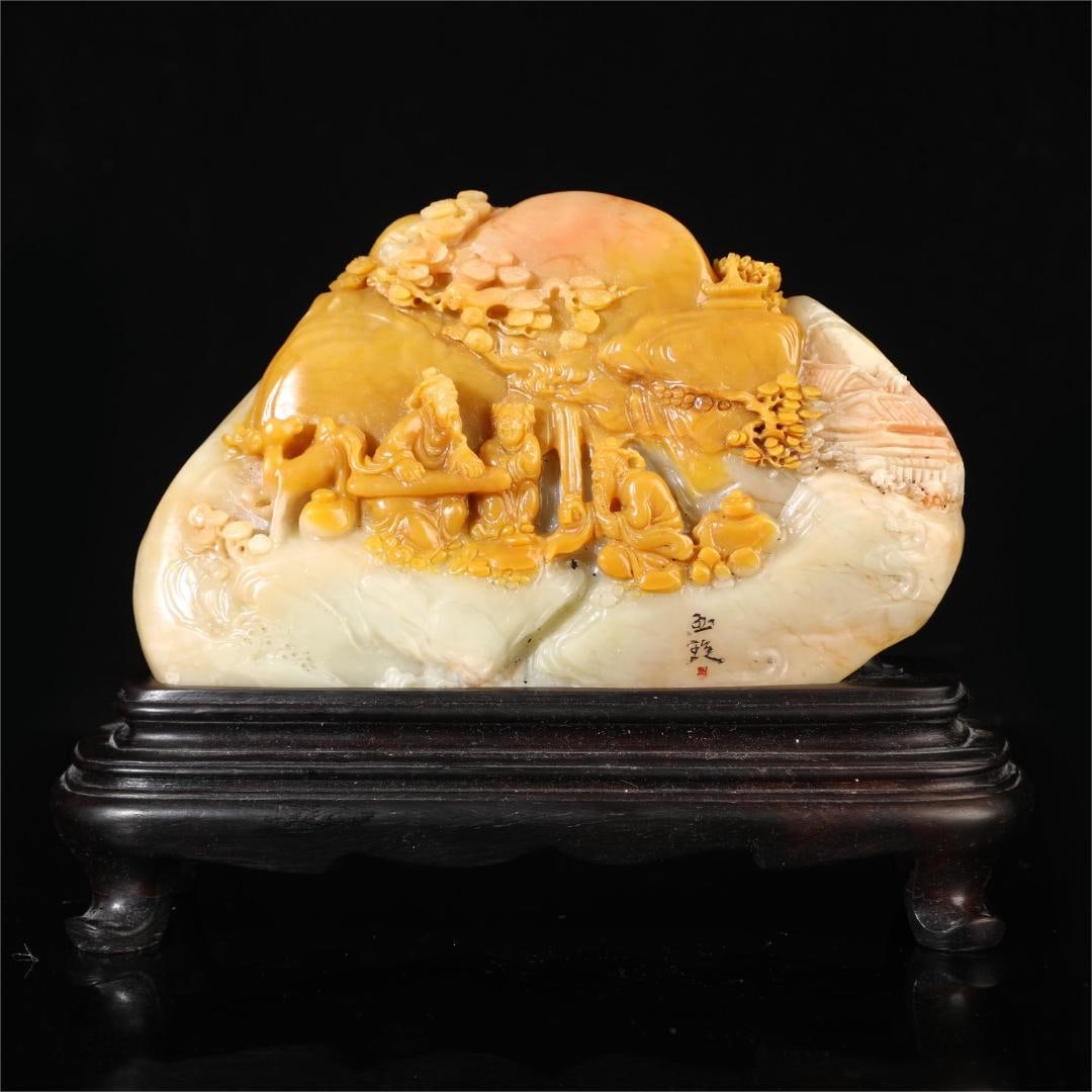 A beautiful Shoushan Shitian yellow: Exquisite Shoushan Shitian Huang Size:W:1581gH:12.5cmW:18cm (The Dimensions Of All Batches Are Manually Measured.If You Need More Detailed Information, Please Contact Our Customer