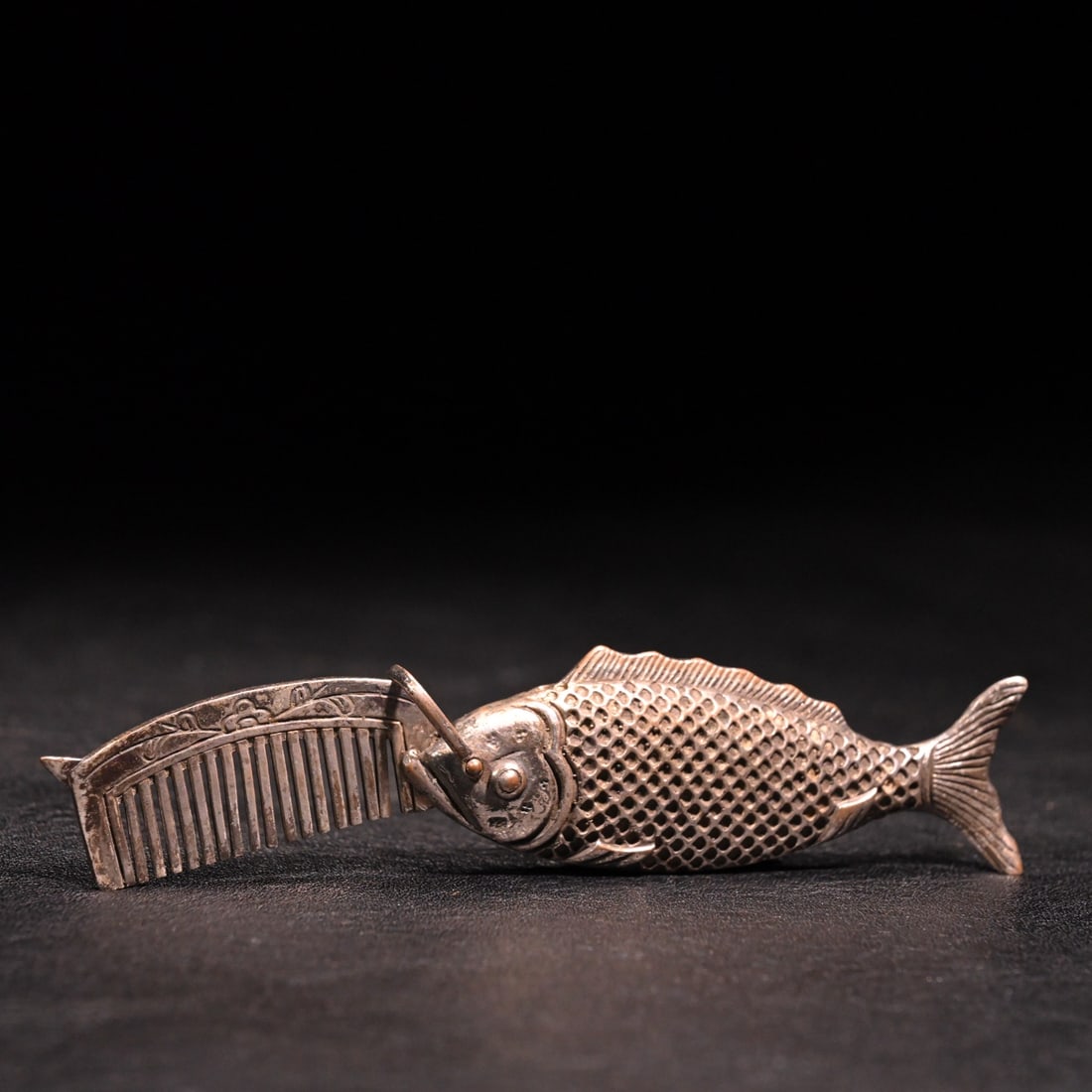 A fine old sterling silver comb every year - 8