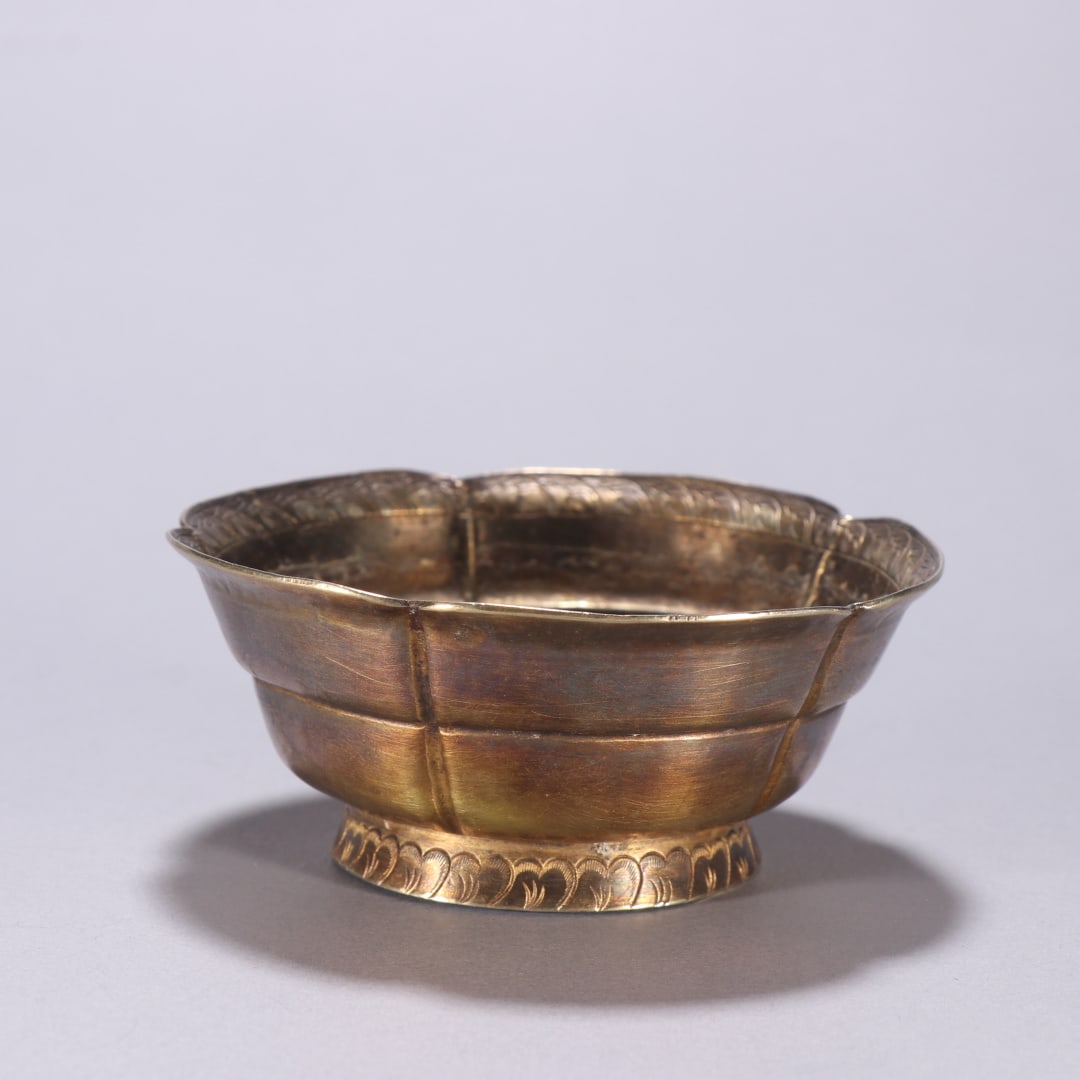 A sterling silver bowl from the Qing Dynasty (1 of 9)