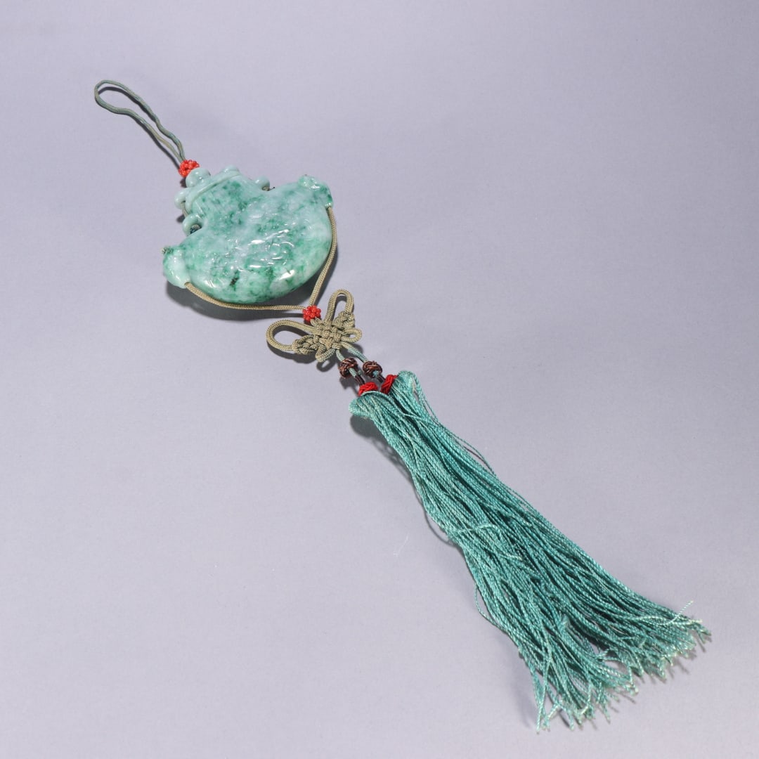 A jade amphora from the Qing Dynasty - 4