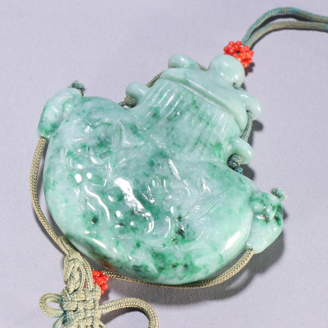 A jade amphora from the Qing Dynasty - 7