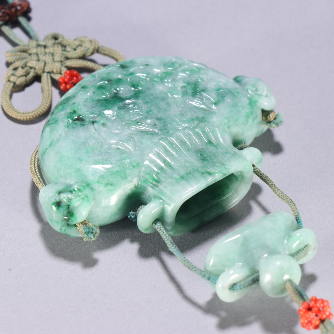 A jade amphora from the Qing Dynasty - 8