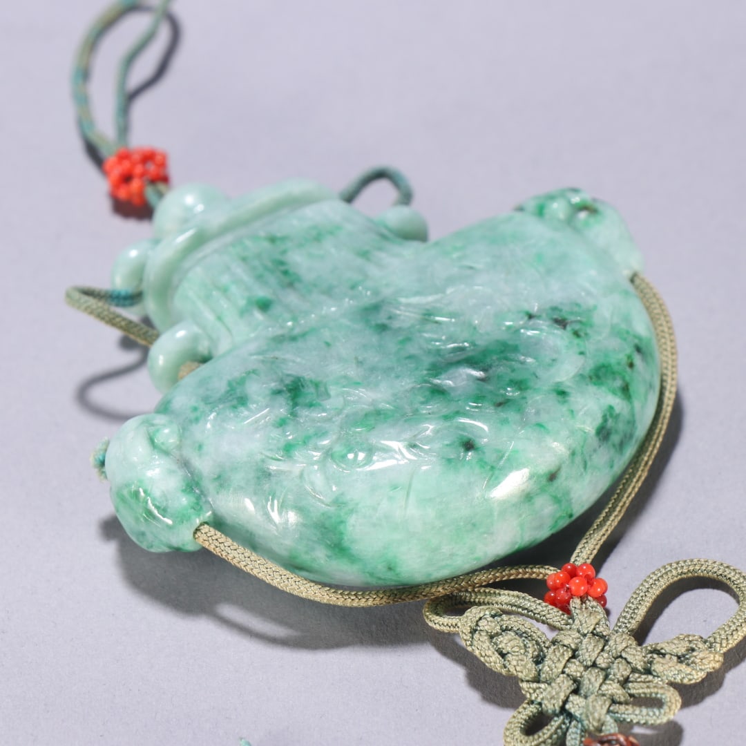 A jade amphora from the Qing Dynasty - 9