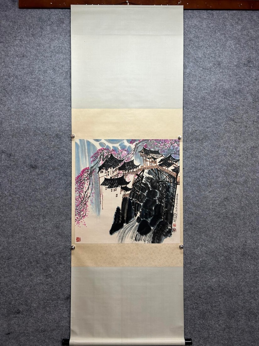 A landscape painting by Li Xingjian: Li Xingjian's landscape painting FlowercoreSize:67×68cm (The Dimensions Of All Batches Are Manually Measured.If You Need More Detailed Information, Please Contact Our Customer