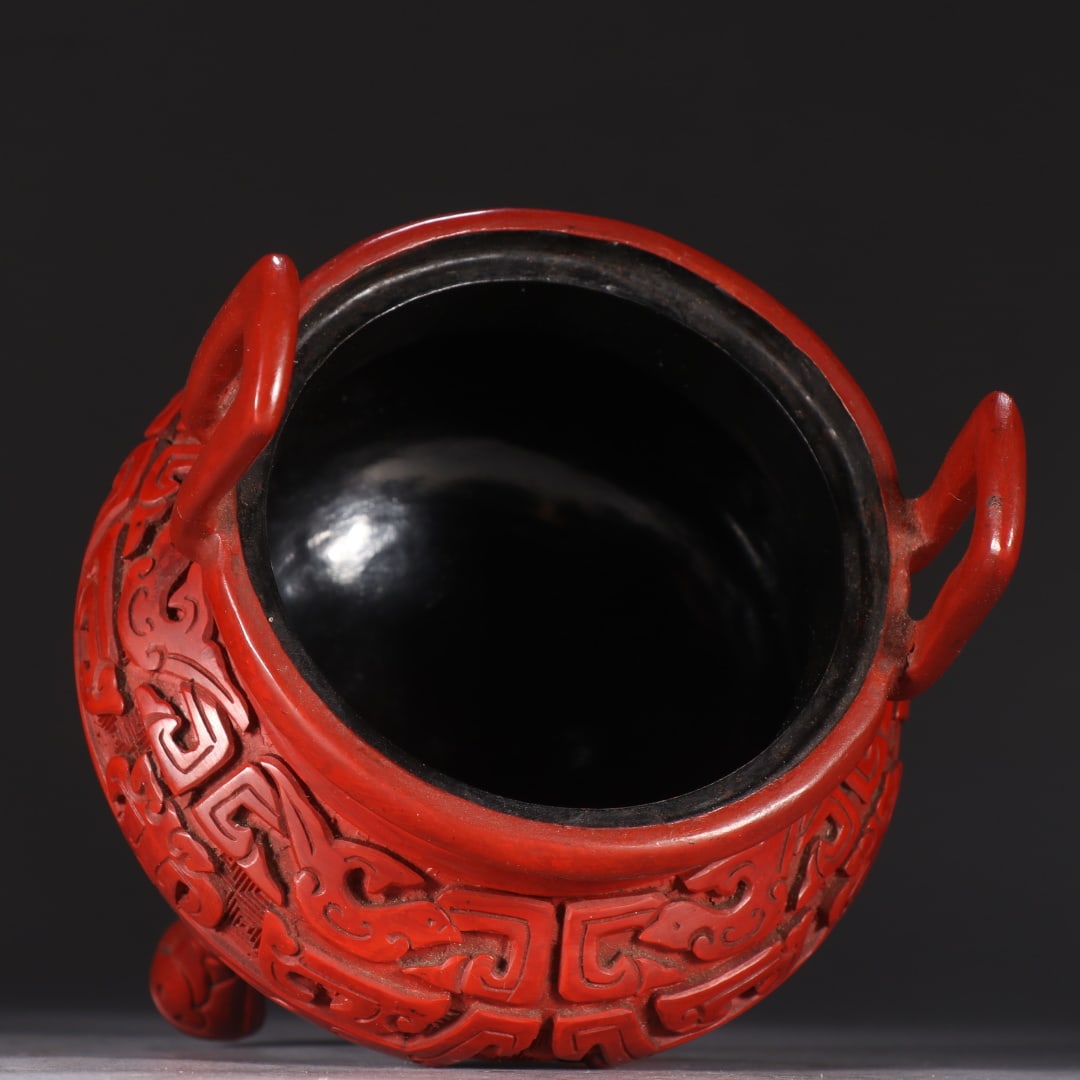 A fine lacquerware three-legged aroma burner - 8