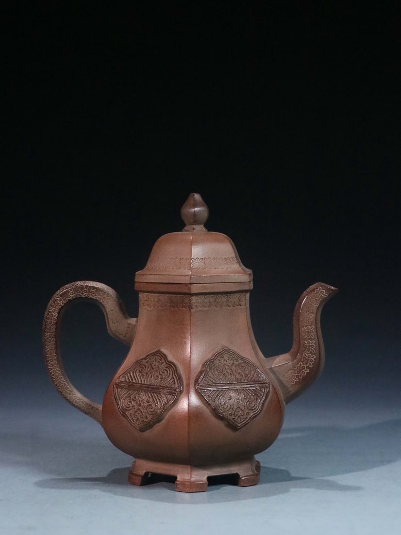 A beautiful double-color-blocking printed decalculated hexagonal Siting pot - 2