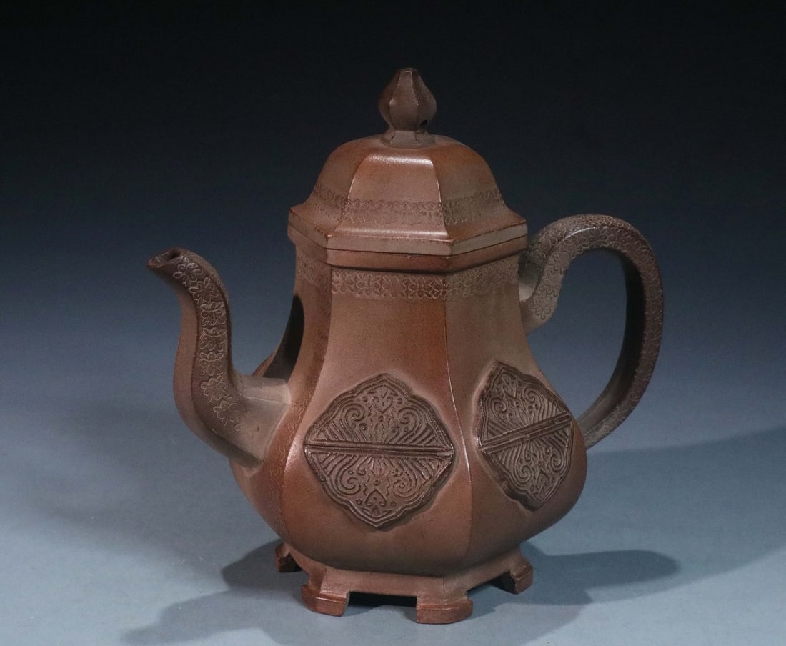 A beautiful double-color-blocking printed decalculated hexagonal Siting pot - 3