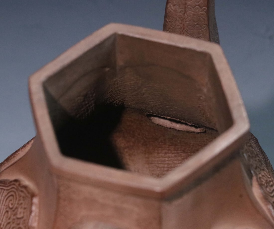 A beautiful double-color-blocking printed decalculated hexagonal Siting pot - 8