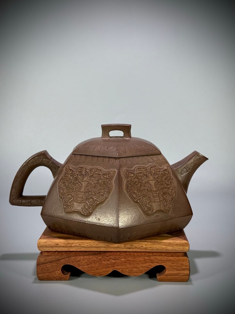 A beautifully printed decal hexagonal pot - 2